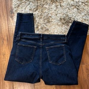 Size 12 / 31 Levi’s Capri Jeans